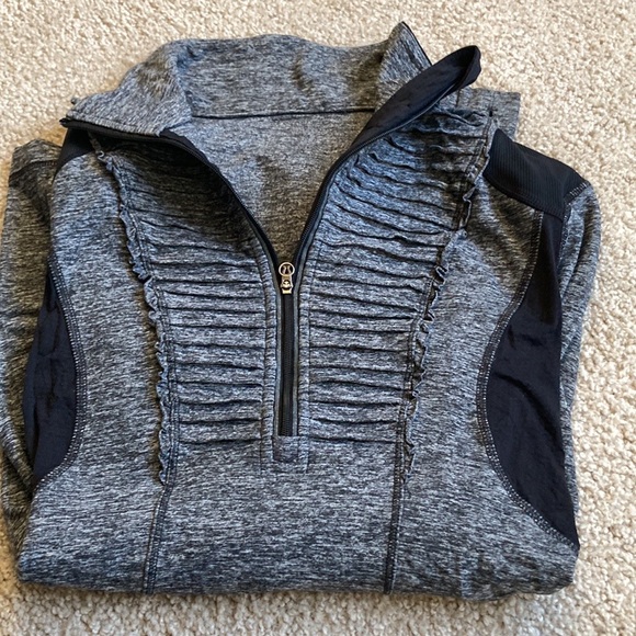 Lululemon active top - Picture 2 of 6